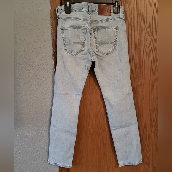 Hollister jeans - Picture 2 of 3